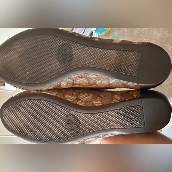 COACH Chelsea Ballet Flat Classic
Signature Logo Tan Fabric Brown
Leather - Picture 4 of 4